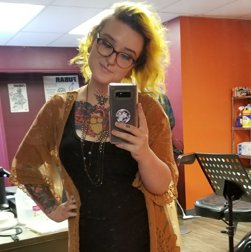 Meet your Posher, Abigail